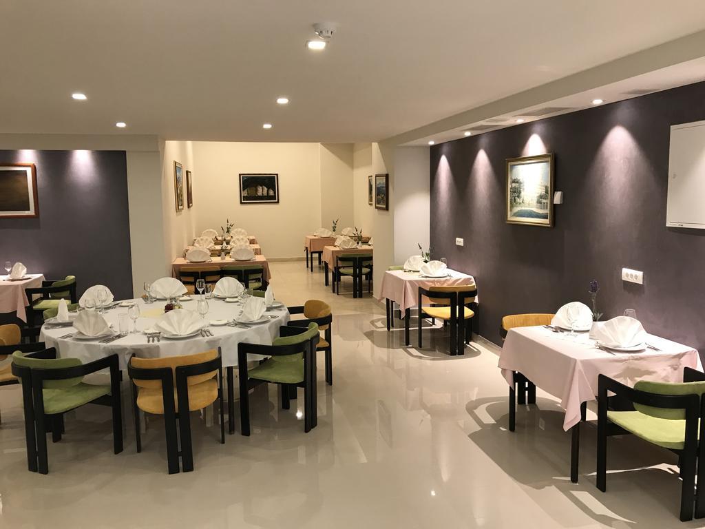 Hotel Sunce เนอุม ภายนอก รูปภาพ